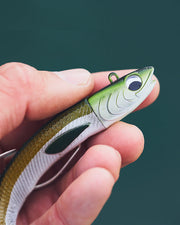 Detalle del señuelo Kisu Shad 70 mm 15 g de YKR con acabados ultra realistas y cuerpo slim articulado.